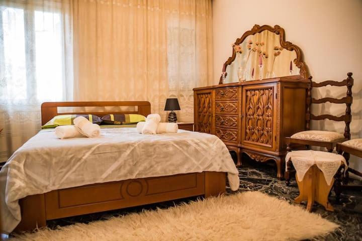 Traditional Antique Deco House カランバカ エクステリア 写真