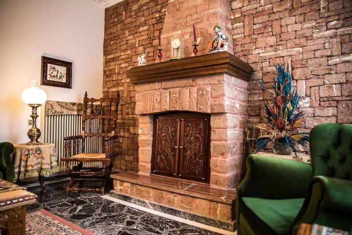 Traditional Antique Deco House カランバカ エクステリア 写真